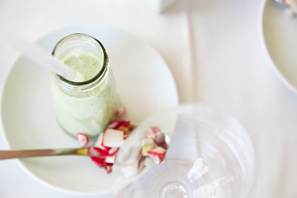 Geeistes Gurkensüppchen mit frisch gezupftem Dill